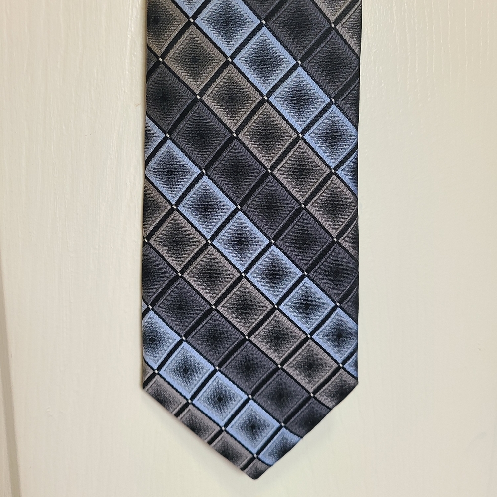 Pronto Uomo Black‎ and Blue Geometric Silk Tie